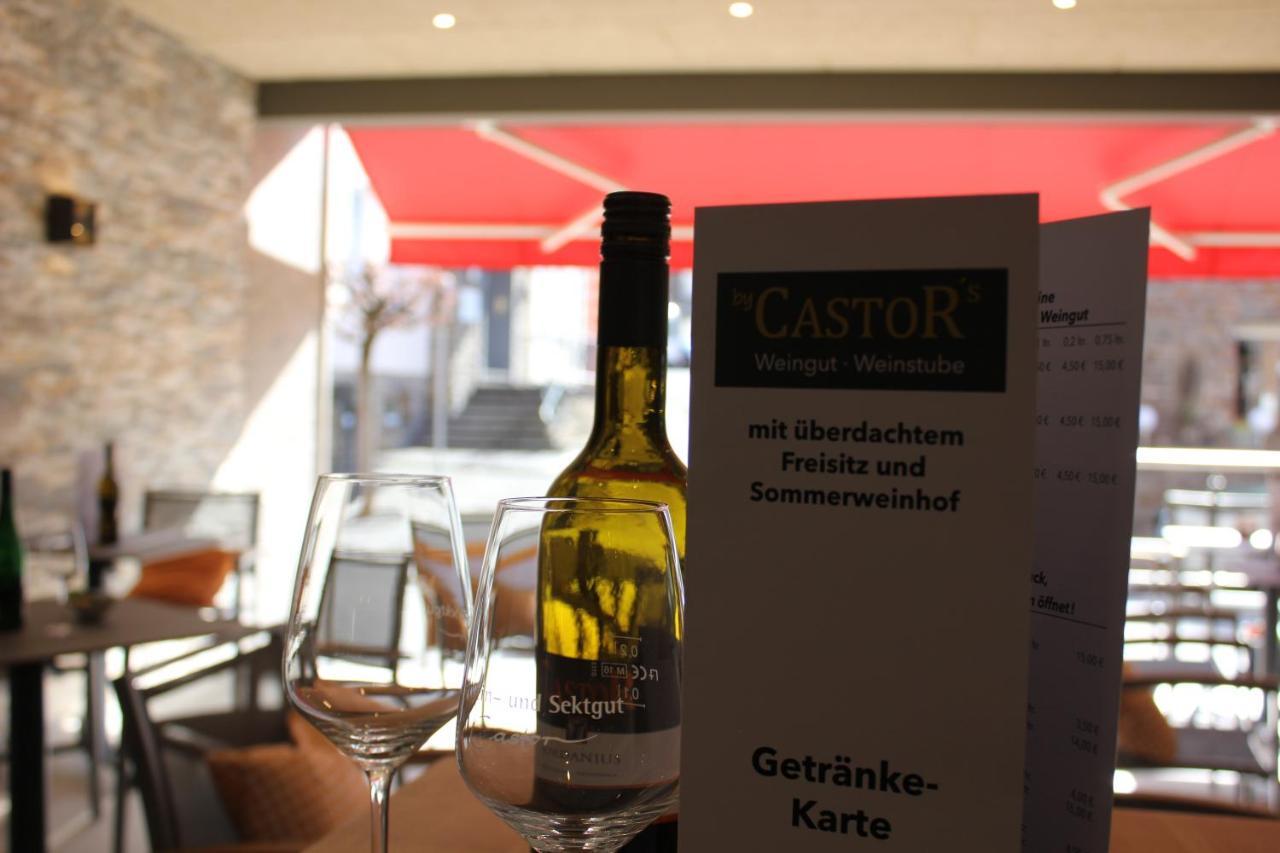 ホテル Weinstube Bycastors トライス・カーデン エクステリア 写真